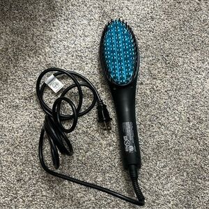 Black and Blue Hair Straightening Brush